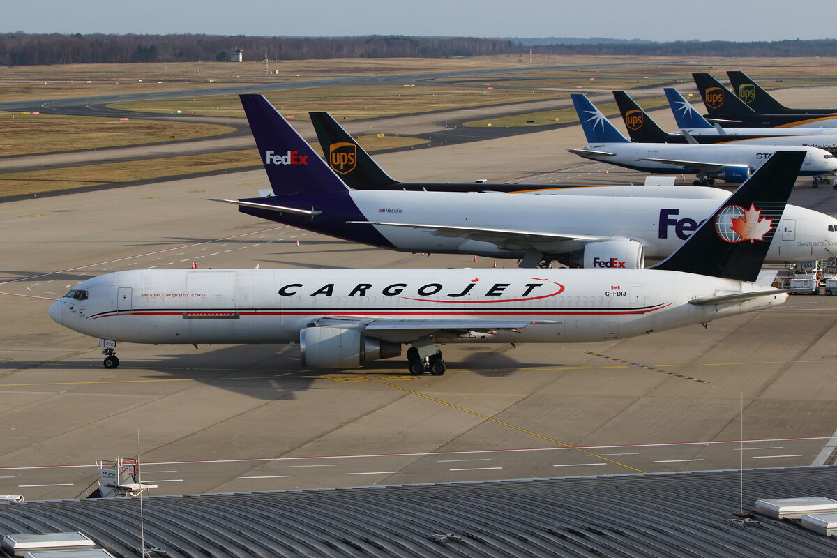 Cargojet Airways, C-FDIJ, Boeing 767-39H(ER)(BDSF). Köln-Bonn (EDDK), 13.02.2022.
