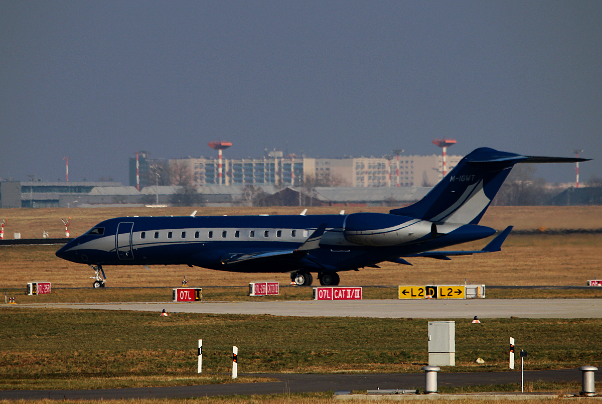 Cartek Development Inc. BD-700 1A-11 Global 5000 M-IGWT am 14.02.2015 auf dem Flughafen Berlin-Schnefeld