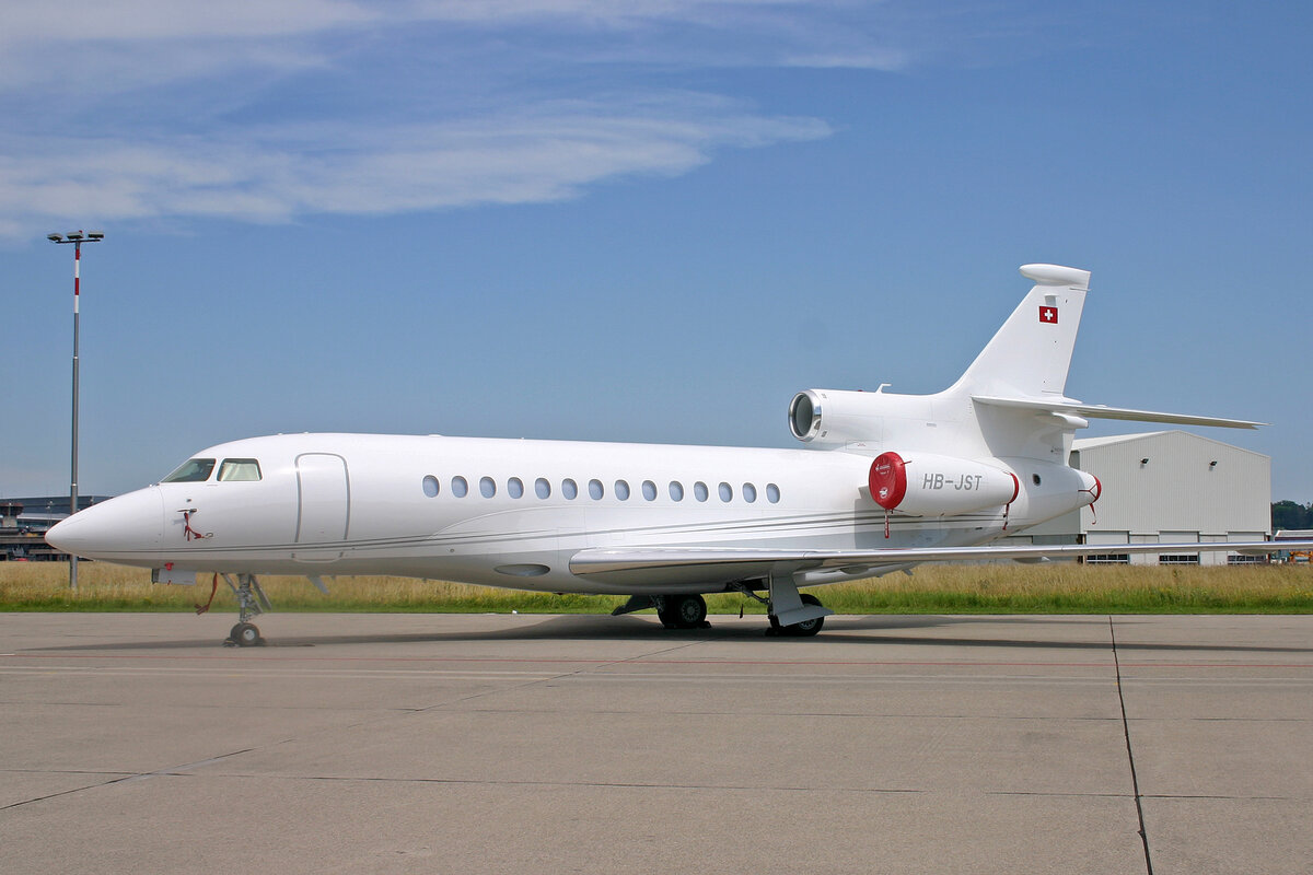 Cat Aviation, HB-JST, Dassault Falcon 7X, msn: 017, 22.Juni 2008, ZRH Zürich, Switzerland.