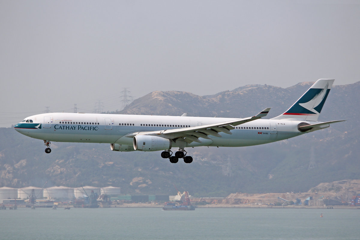Cathay Pacific Airways, B-HLQ, Airbus A330-343X, msn: 420, 14.April 2014, HKG Hong Kong.