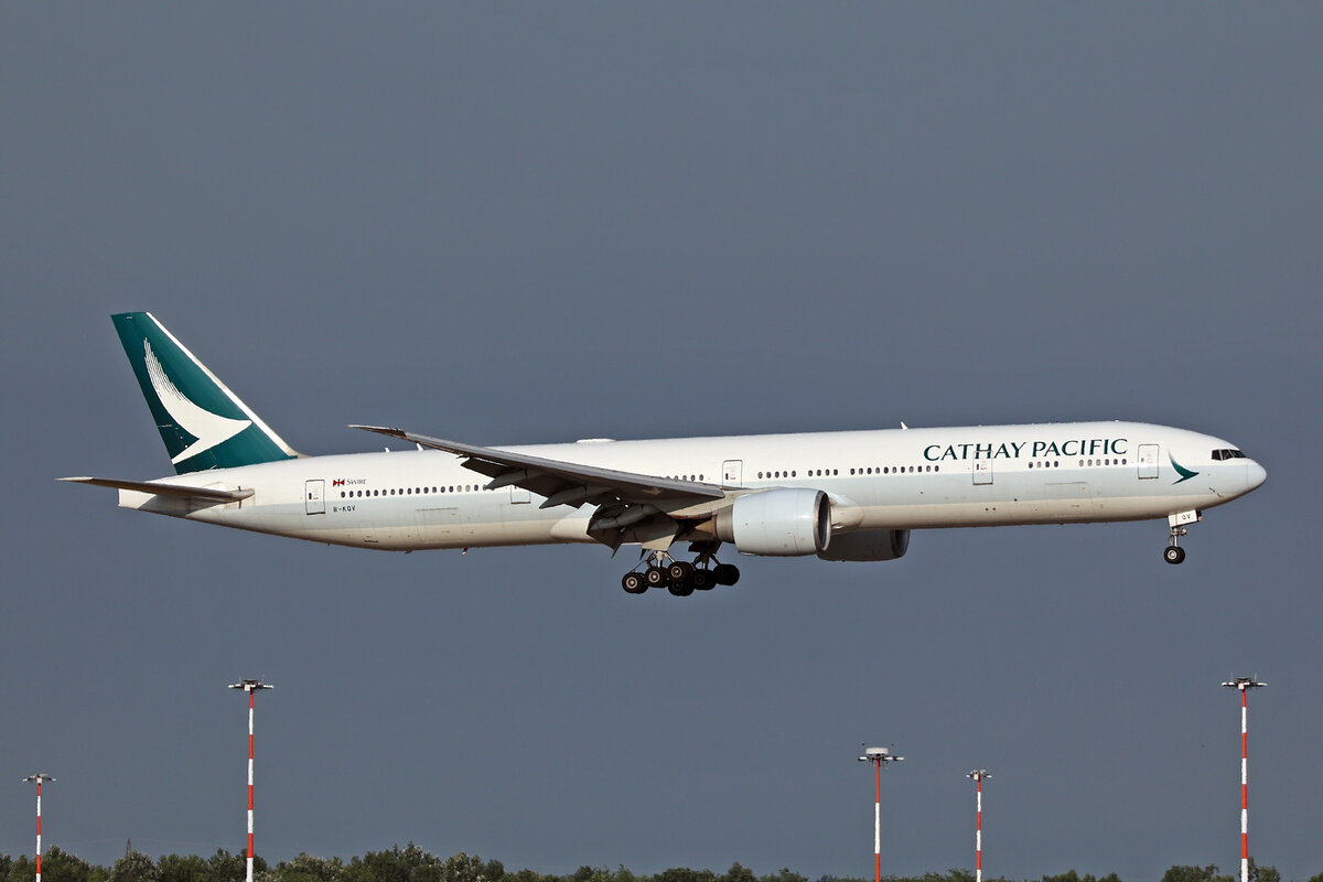 Cathay Pacific Airways, B-KQV, Boeing B777-367ER, msn: 41765/1273, 03.Juli 2025, MXP Milano Malpensa, Italy.