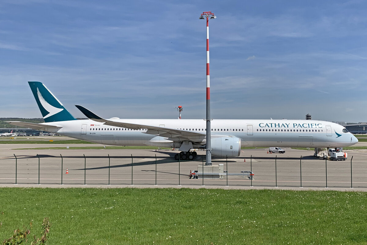 Cathay Pacific Airways, B-LXA, Airbus A350-1041, msn: 118, 04.Mai 2023, ZRH Zürich, Switzerland.