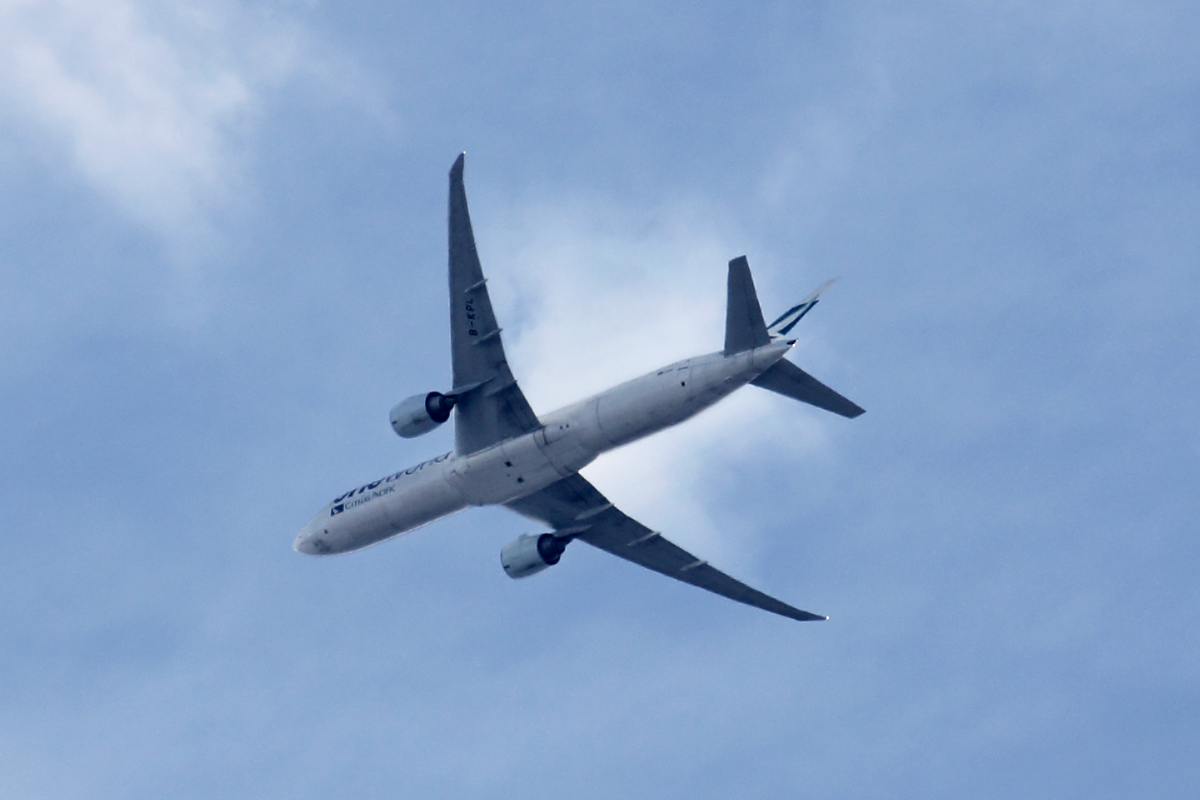 Cathay Pacific B-KPL über Recklinghausen im Anflug auf Düsseldorf 12.4.2016