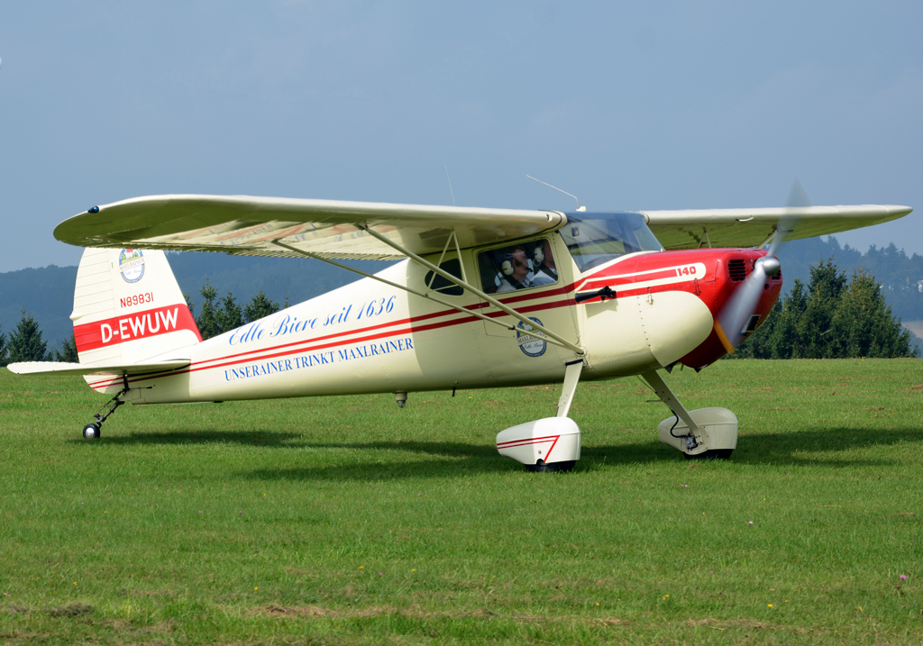 Cessna 140, D-EWUW (vormals N89831) am Flugplatz Wershofen - 07.09.2014