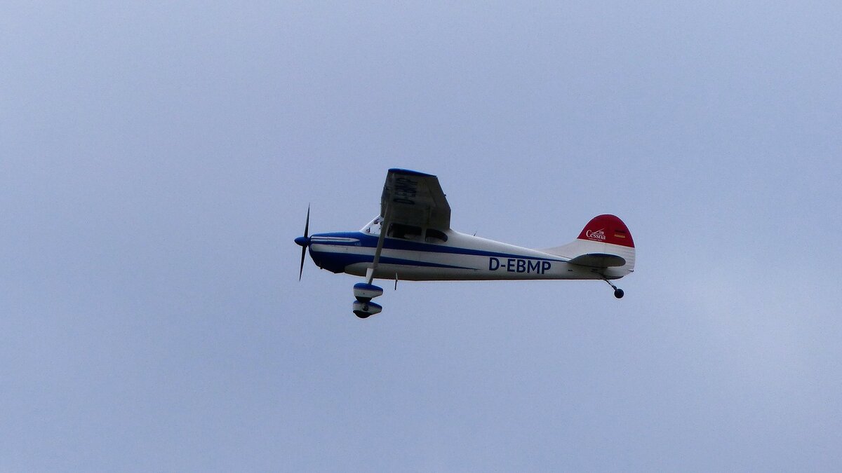 Cessna 170 B, D-EBMP gestartet in Landshut (EDML) 