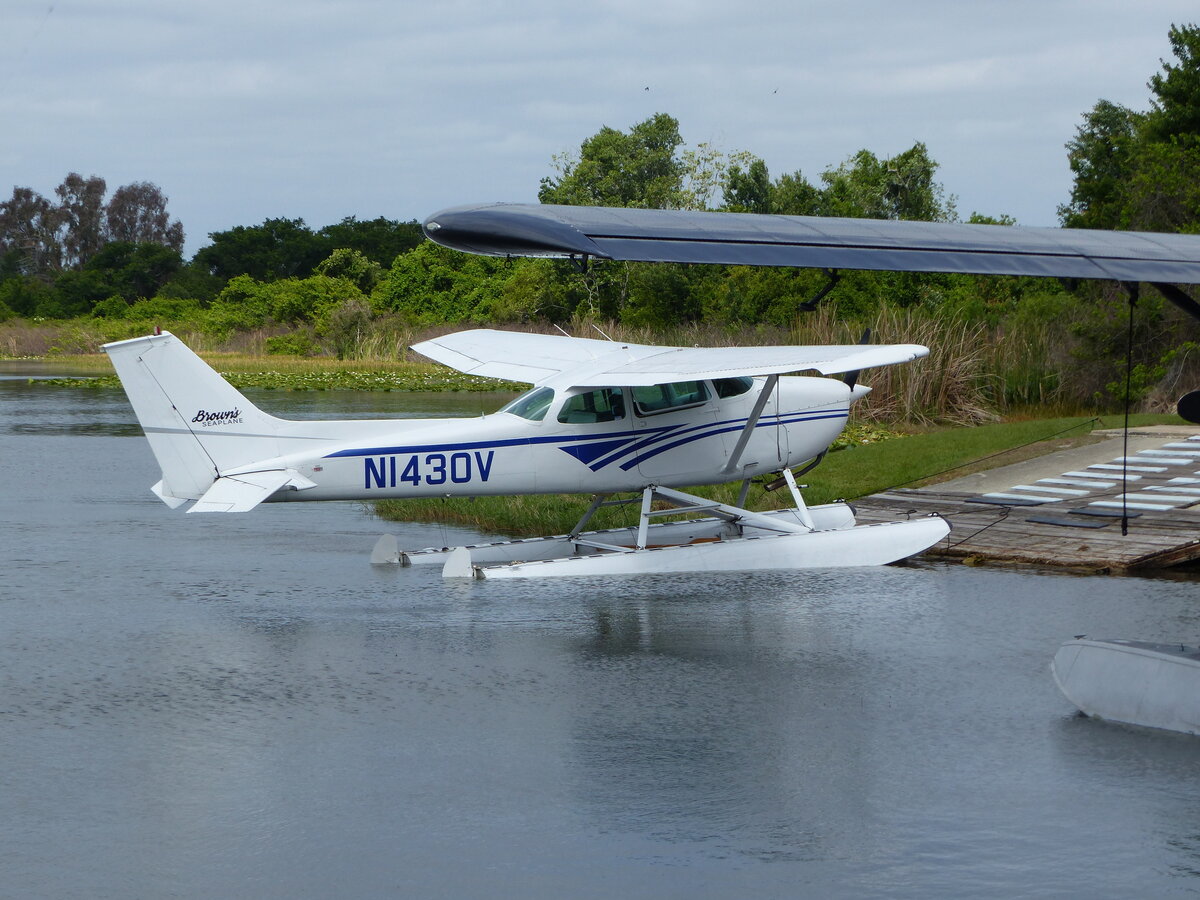 Cessna 172M Skyhawk, N1430V, Lake Jesse Browns Seaplane Base (Winter Haven) GIF/KGIF, 20.4.2026