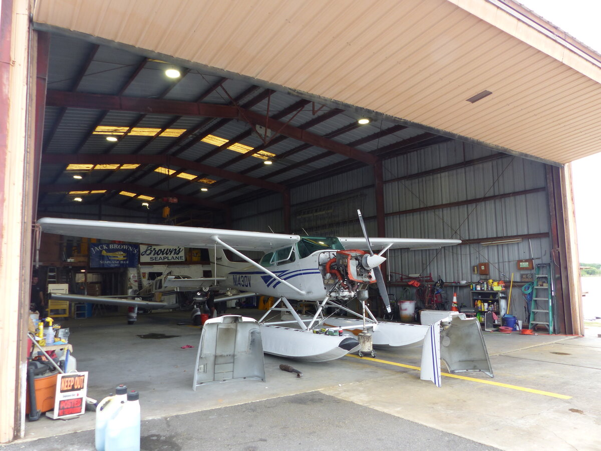 Cessna 172M Skyhawk, N1430V, Lake Jesse Browns Seaplane Base (Winter Haven) GIF/KGIF, 20.4.2026