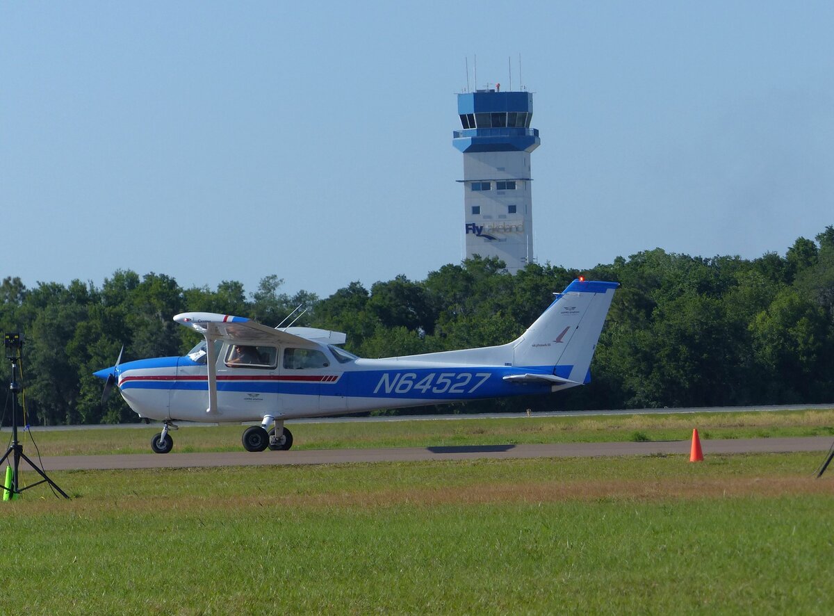 Cessna 172M Skyhawk, N64527, Sun`n Fun, Lakeland-Linder Int. (LAL/KLAL), 18.4.2026
