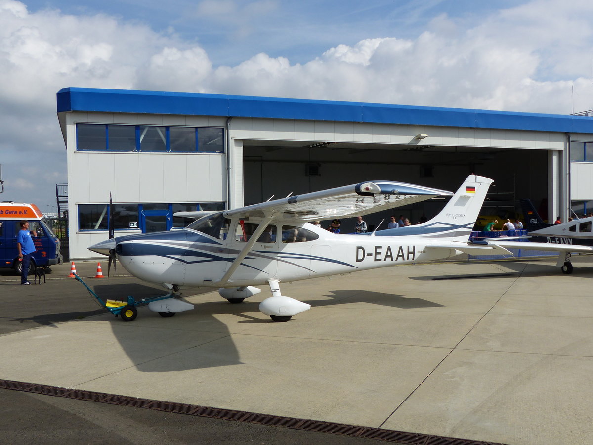 Cessna 182 Skylane TC, D-EAAH, Flugplatz Gera (EDAJ), 14.8.2016