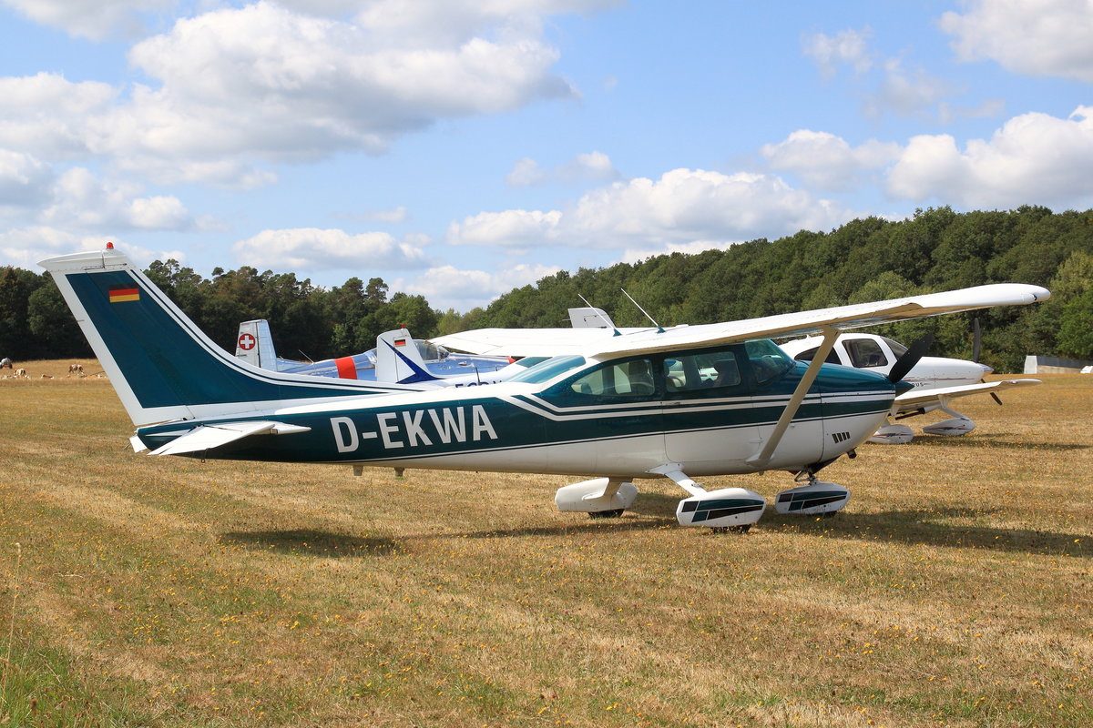 Cessna 182P Skylane, D-EKWA. Flugplatzfest Wershofen, 01.09.2018.