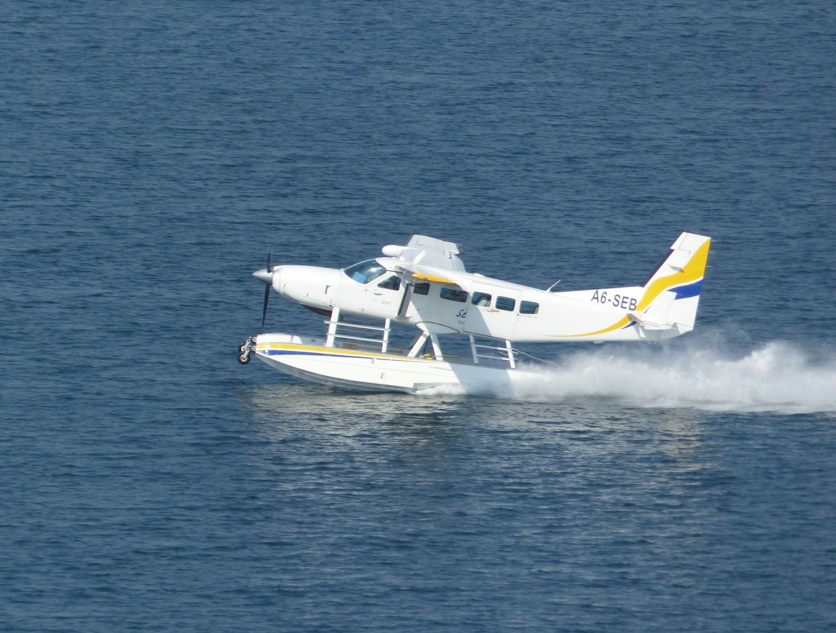 Cessna 208B Grant Caravan, A6-SEB, Sea Wings, bein Start im Dubai Cruising Harpour, 1.12.2015