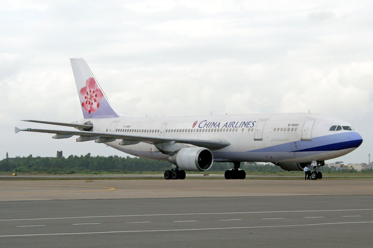 China Airlines, B-18501, Airbus A300-605R, msn: 767, 22.Februar 2006, HAN Hanoi, Vietnam.