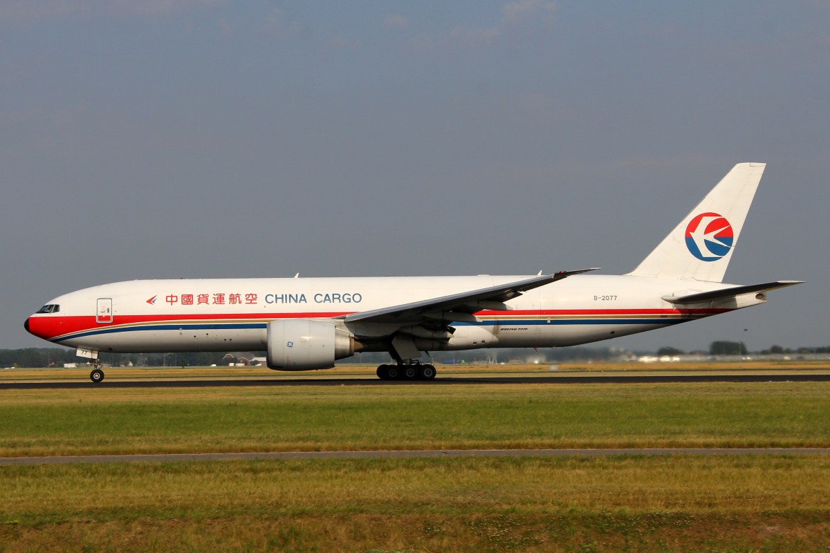 China Cargo Airlines, B-2077, Boeing B777F6N, 3.Juli 2015, AMS  Amsterdam, Netherlands.