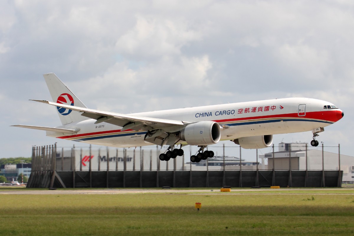 China Cargo B-2079 bei der Landung in Amsterdam 20.5.2015