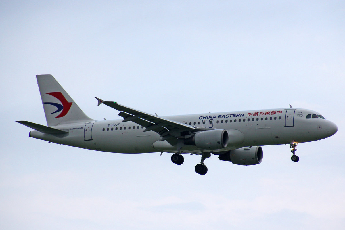 China Eastern Airlines, B-6007, Airbus A320-214, 09.August 2016, BKK Bangkok Suvarnabhumi, Thailand.