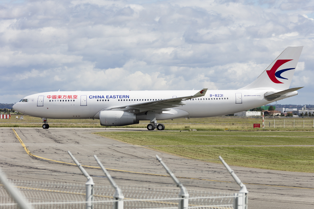 China Eastern Airlines, B-8231, Airbus, A330-243, 17.09.2015, TLS, Toulouse, France 



