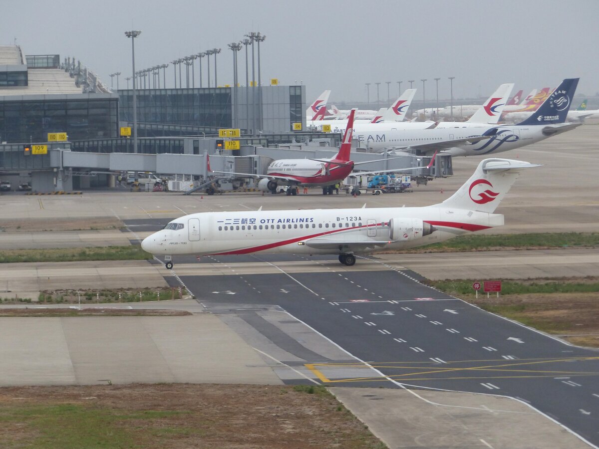 China Eastern, Comac 909-700, B-123A, Shanghai Pudong Int. Airport PVG/ZSPD), 17.4.2025
OTT Airlines wurde 2020 als Tochter von China Eastern gegründet und sollte ausschließlich die chinesischen Comac 909 betreiben. 2024 stellte OTT den Betrieb ein und ging vollständig in China Eastern über.