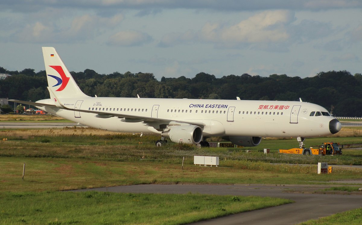 China Eastern, D-AYAL, Reg.B-8573), (c/n 7265),Airbus A 321-231 (SL), 05.08.2016, XFW-EDHI, Hamburg-Finkenwerder, Germany 
