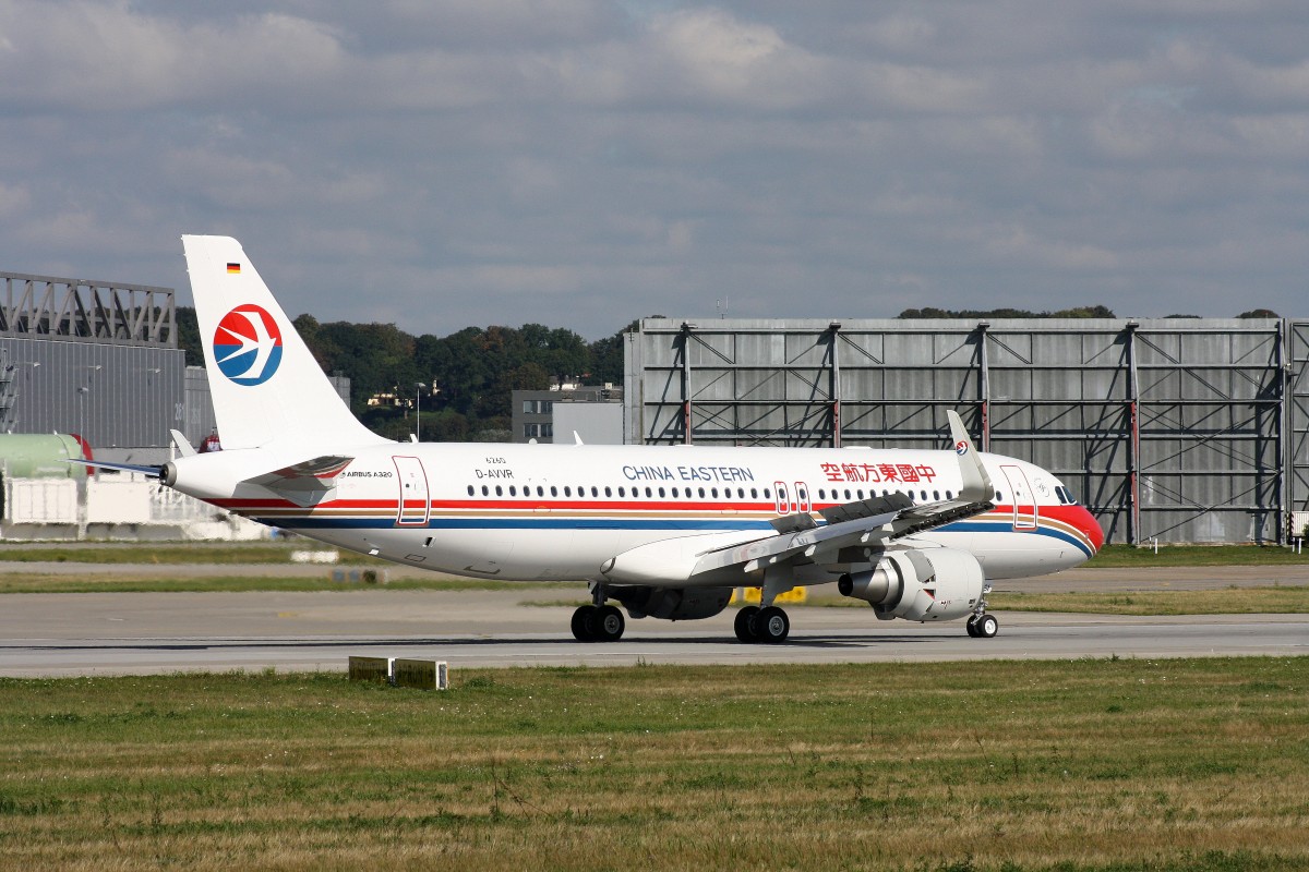 China Eastern,D-AVVR,Reg.B-1861,(c/n 6260),Airbus A320-214(SL),02.09.2014,XFW-EDHI,Hamburg-Finkenwerder,Germany