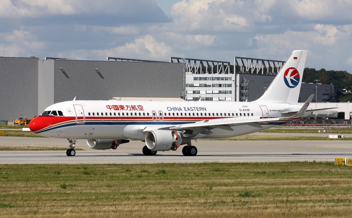 China Eastern,D-AVVR,Reg.B-1861,(c/n 6260),Airbus A320-214(SL),27.08.2014,XFW-EDHI,Hamburg-Finkenwerder,Germany