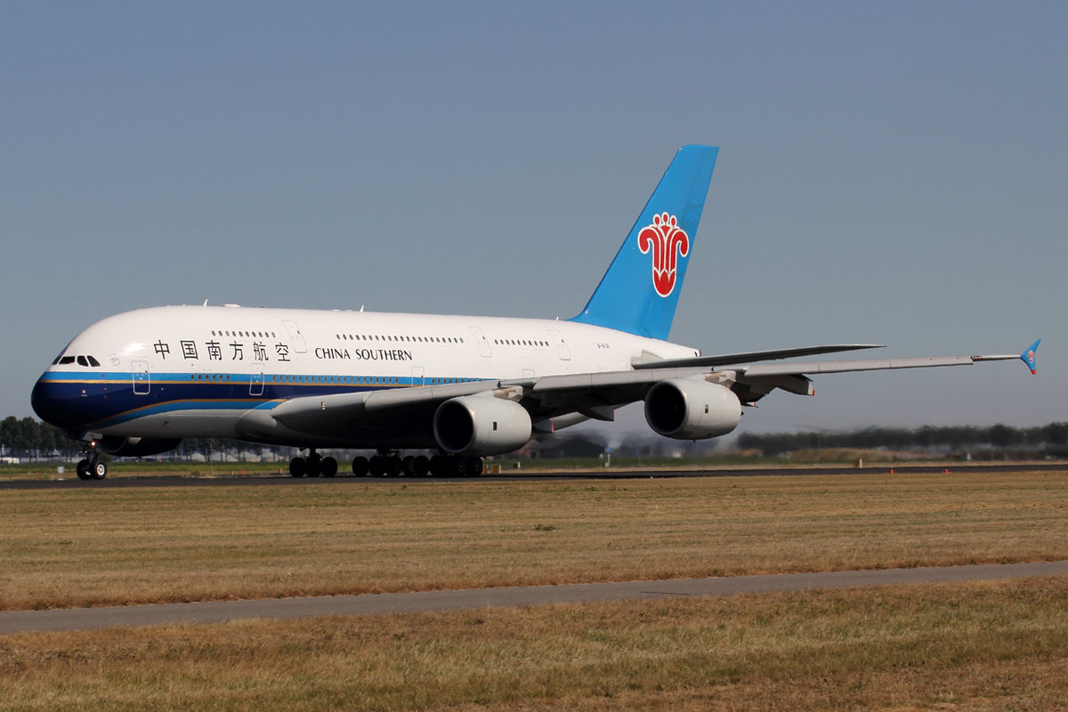 China Southern Airlines Airbus A380-841 B-6136 beim Start in Amsterdam 14.7.2018