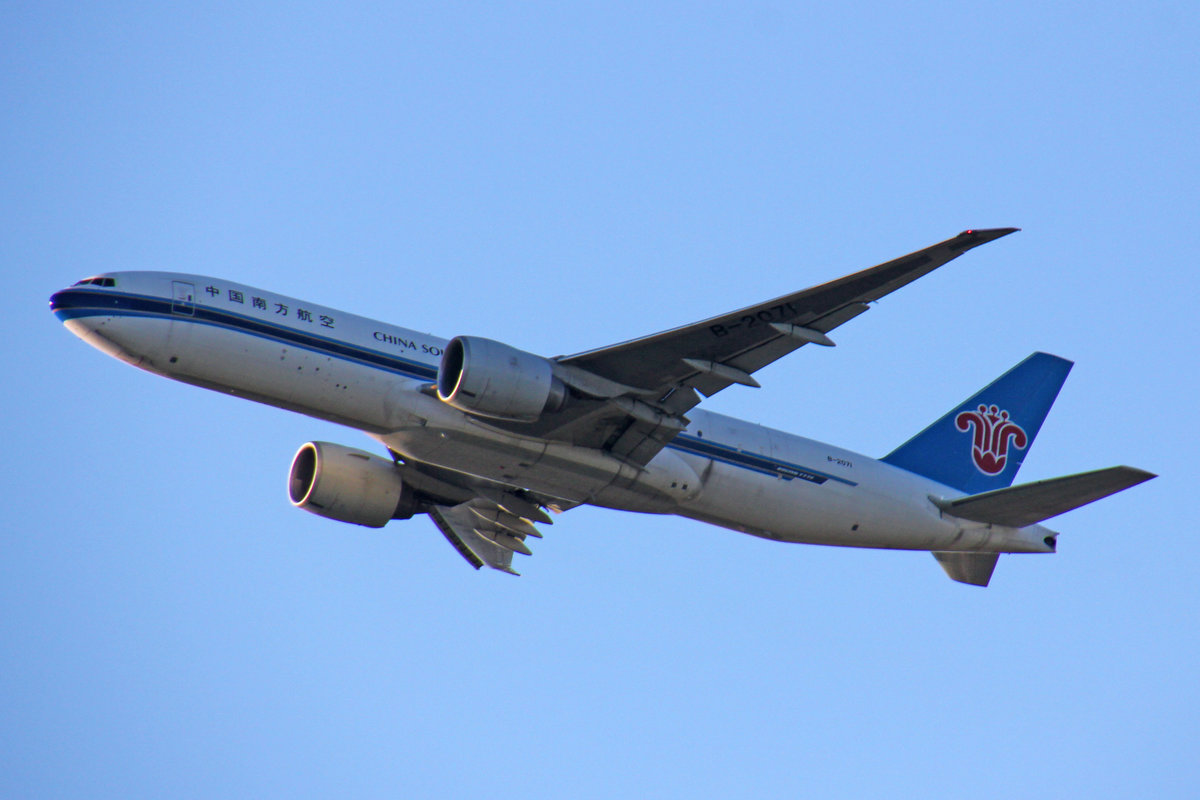 China Southern Cargo, B-2071, Boeing 777-F1B, 20.Mai 2017, FRA Frankfurt am Main, Germany.
