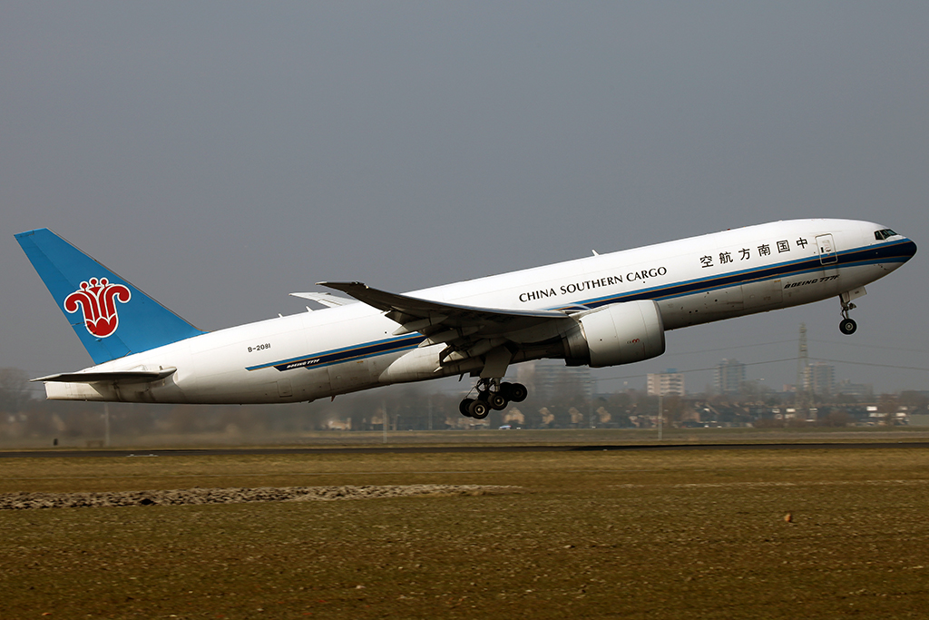 China Southern Cargo Boeing 777 (Reg.: B-2081) in Amsterdam am 12.03.2016