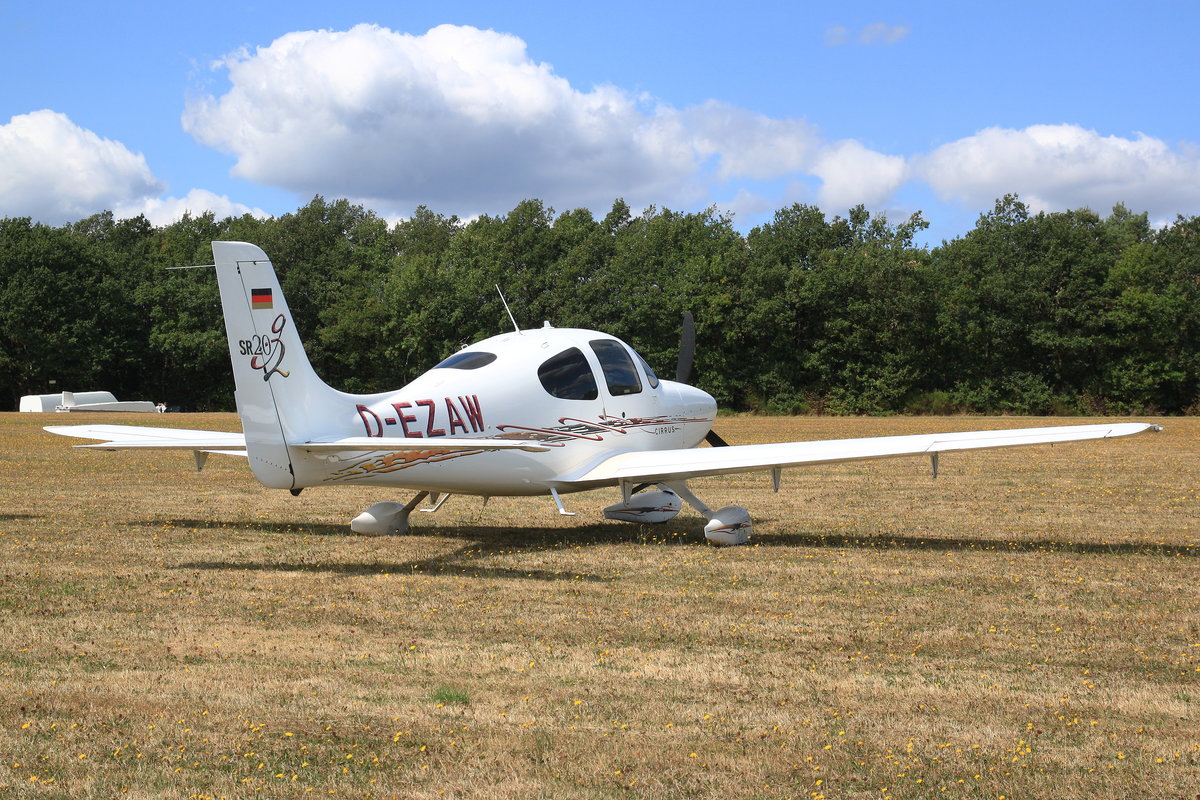 Cirrus SR-20, D-EZAW. Flugplatzfest Wershofen, 01.09.2018.