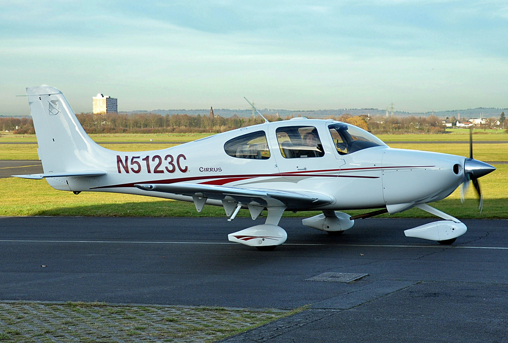 Cirrus SR-20, N5123C, in Bonn-Hangelar - 16.12.2013
