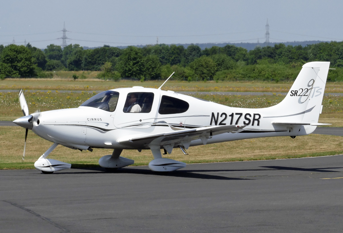 Cirrus SR 22 GTS, N217SR, in EDKB - 07.07.2017