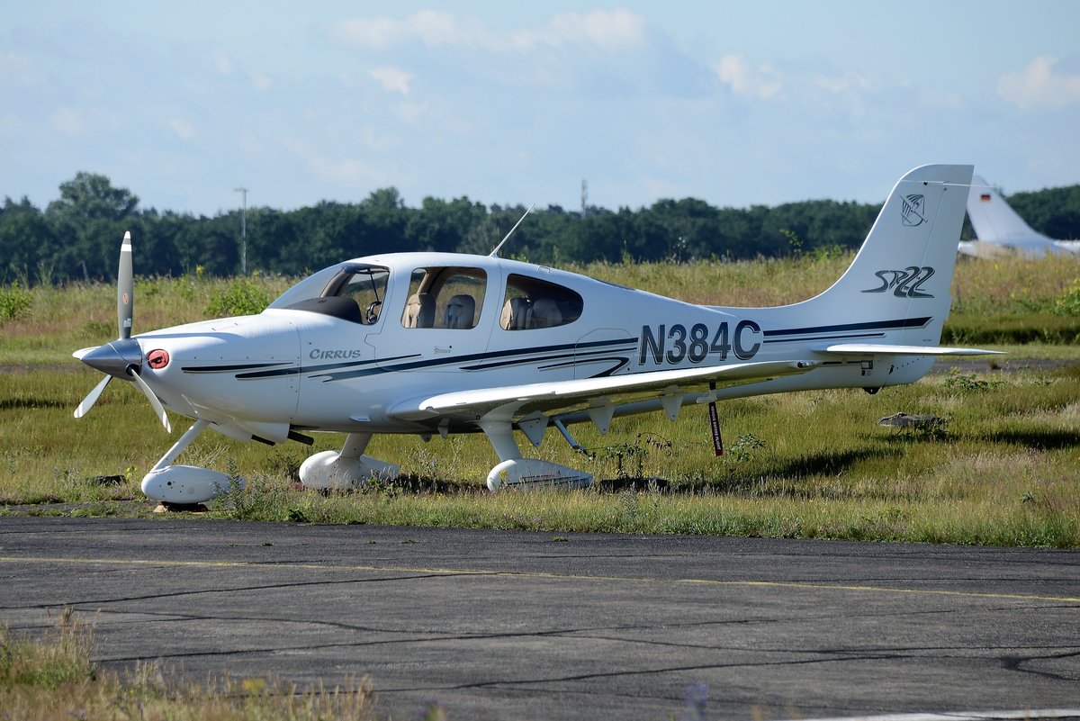 Cirrus SR-22 - Private - 0427 - N384C - 26.06.2016 - CGN