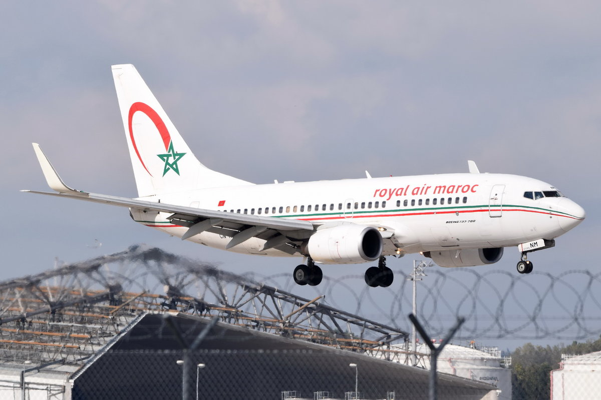 CN-RNM Royal Air Maroc Boeing 737-7B6(WL)  in München am 13.10.2016  vo der Landung