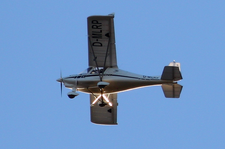 COMCO Ikarus C42C, D-MLRP, Vereinsflugzeug des Luftsportvereins Bad Neuenahr-Ahrweiler e.V. im Anflug auf seinen Heimatplatz EDRA. Aufnahmedatum: 29.12.2016