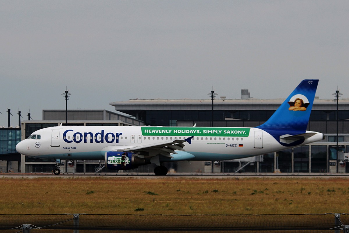 Condor A 320-212 D-AICC nach der Landung in Berlin-Schnefeld(BER) am 06.06.2015