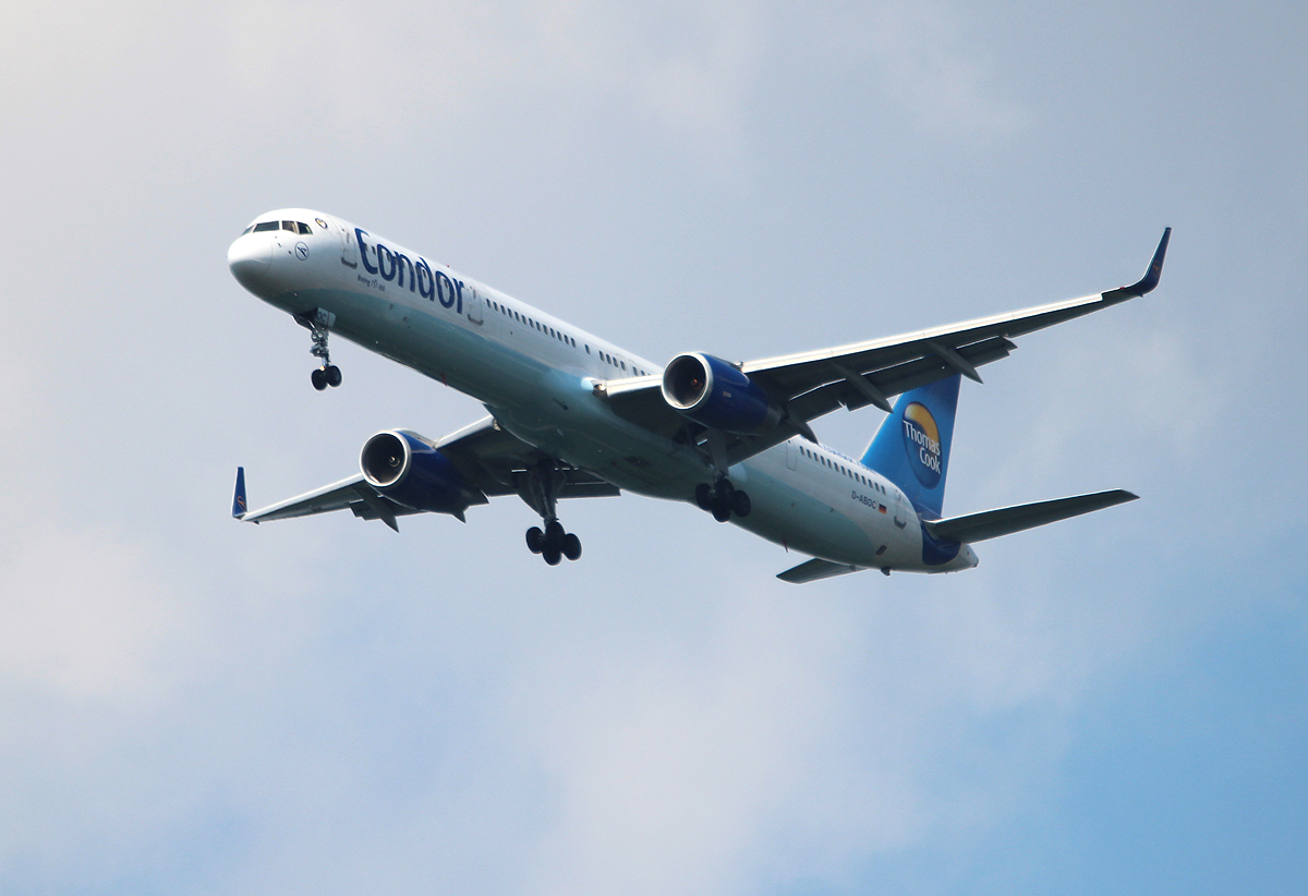 Condor B 757-330 D-ABOC bei der Landung in Frankfurt am 11.06.2013
