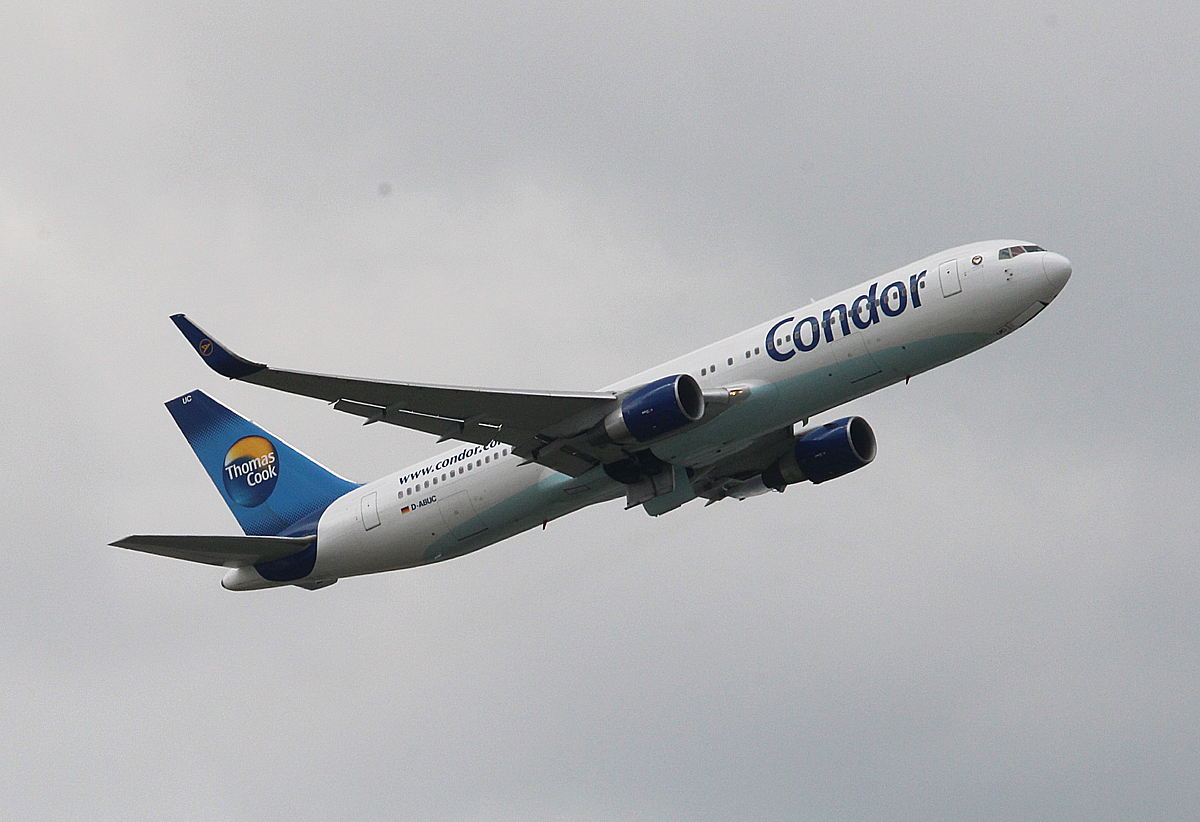 Condor B 767-330(ER) D-ABUC beim Start in Frankfurt am 10.06.2013