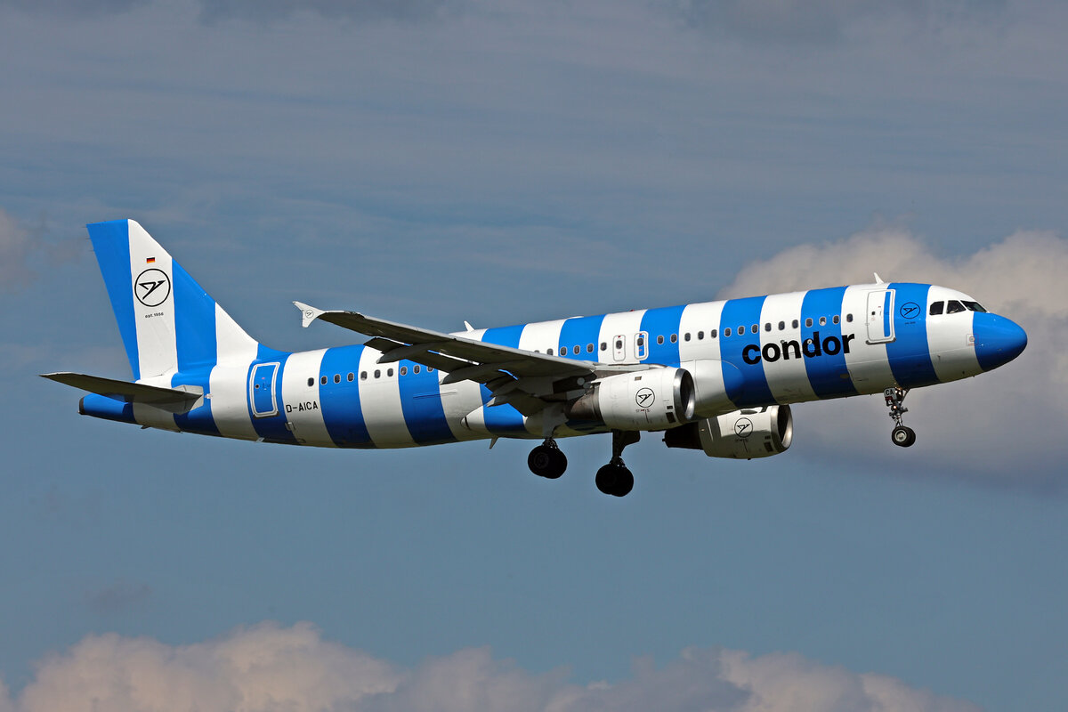Condor, D-AICA, Airbus A320-212, msn: 774,  Blue Sea , 24.August 2025, ZRH Zürich, Switzerland.