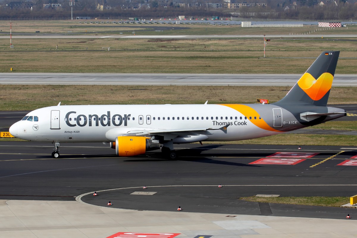 Condor D-AICK rollt zum Gate in Düsseldorf 23.3.2015