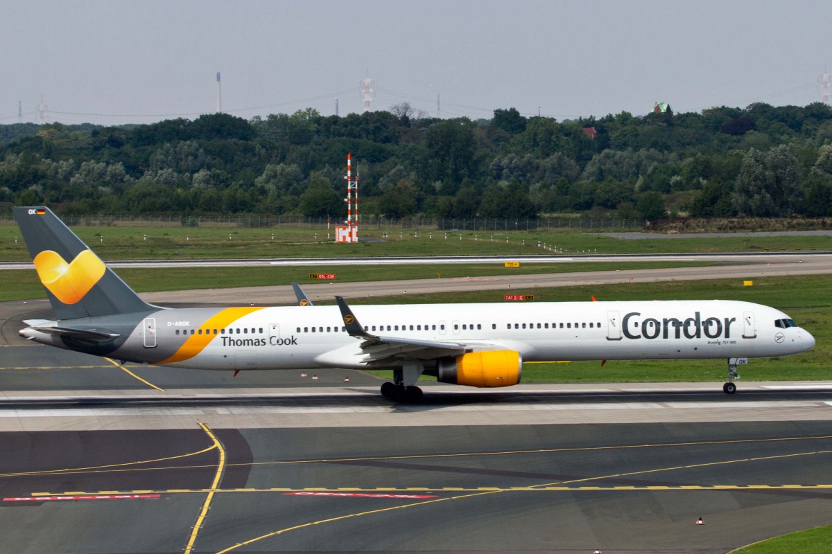 Condor (DE-CFG), D-AIAG, Airbus, A 321-211 sl (neue  Sunny Heart  Lkrg.), 22.08.2015, DUS-EDDL, Düsseldorf, Germany 
