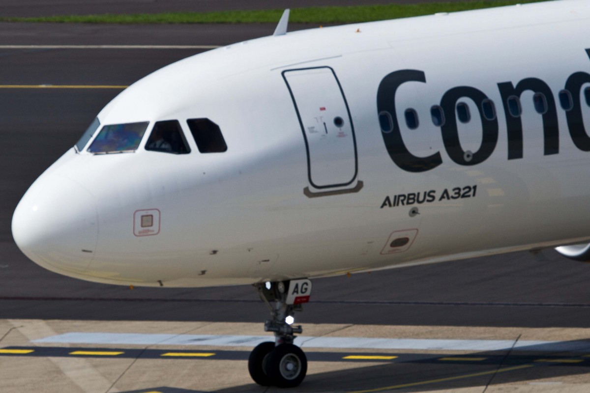 Condor (DE-CFG), D-AIAG, Airbus, A 321-211 sl (Bug/Nose ~ neue  Sunny Heart  Lkrg.), 22.08.2015, DUS-EDDL, Düsseldorf, Germany 
