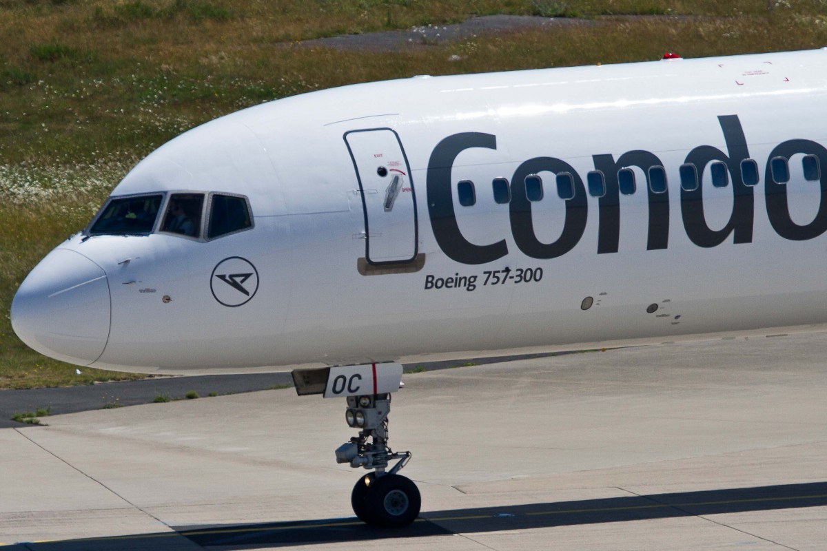 Condor (DE/CFG), D-ABOC, Boeing, 757-330 wl (Bug/Nose ~ neue DE-Lkrg.), 05.06.2015, CGN-EDDK, Köln-Bonn, Germany
