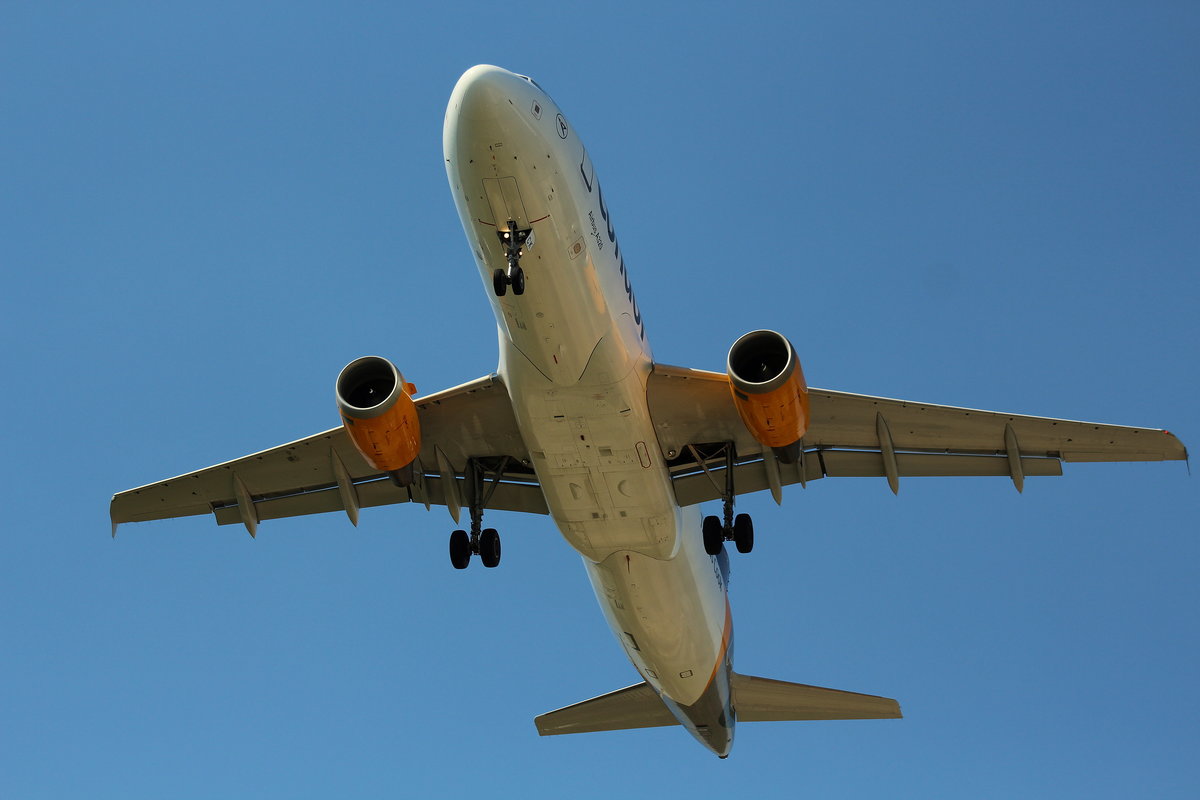 Condor,D-AICK, (c/n 1416),Airbus A 320-212, 07.05.2016, HAM-EDDH, Hamburg, Germany 