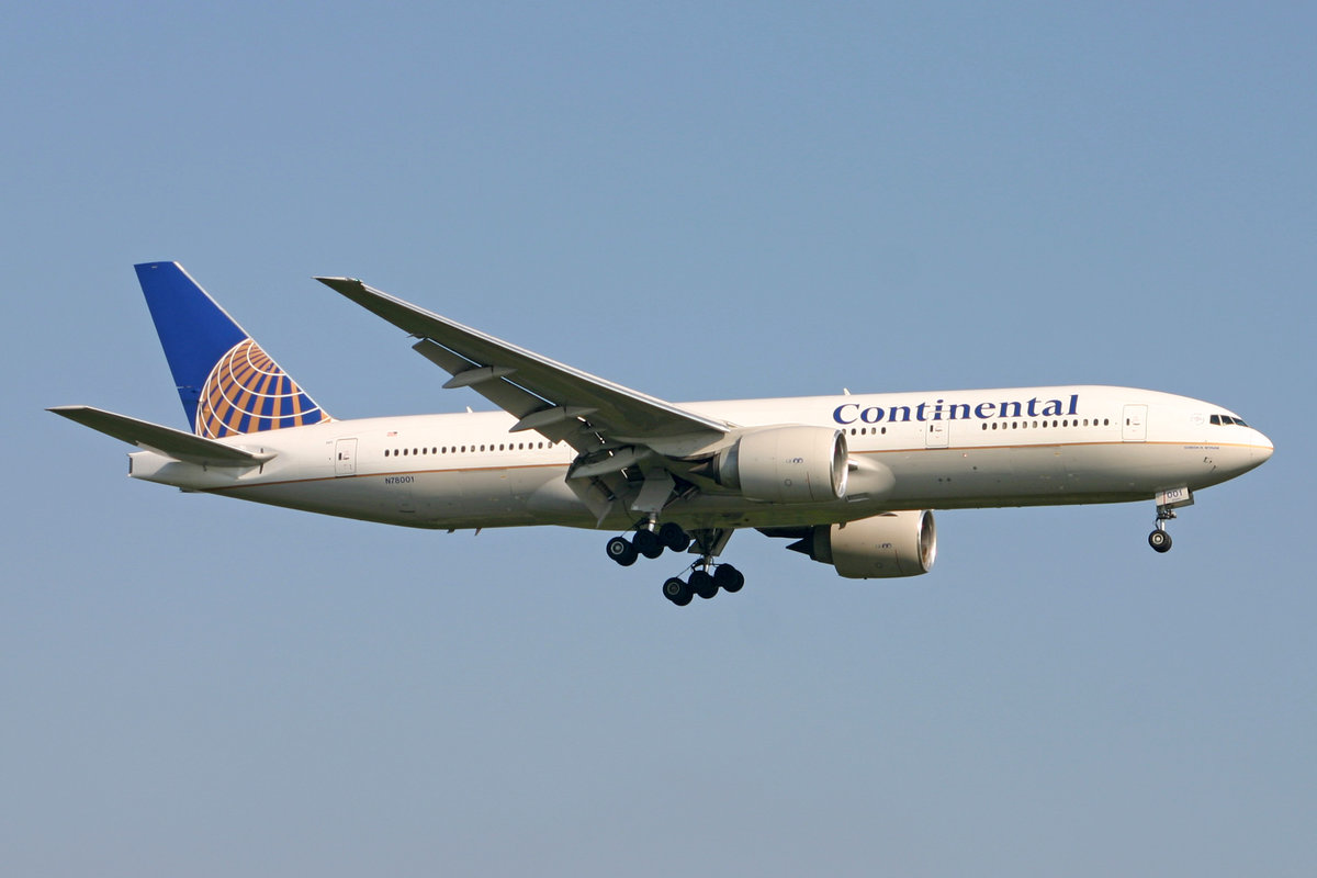 Continental Airlines, N78001, Boeing 777-224ER, msn27577/161, 18.Mai 2005, FRA Frankfurt, Germany.