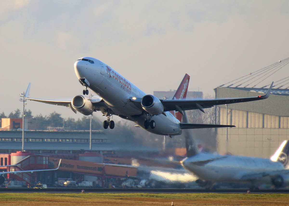Corendon Airlines(Go2Sky), Boeing B 737-8BK, OM-GTH, TXL, 20.12.2019