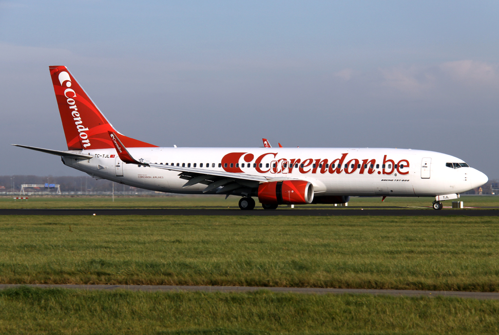 Corendon B737-800 TC-TJL bei der Landung auf 18R in AMS / EHAM / Amsterdam am 11.11.2014