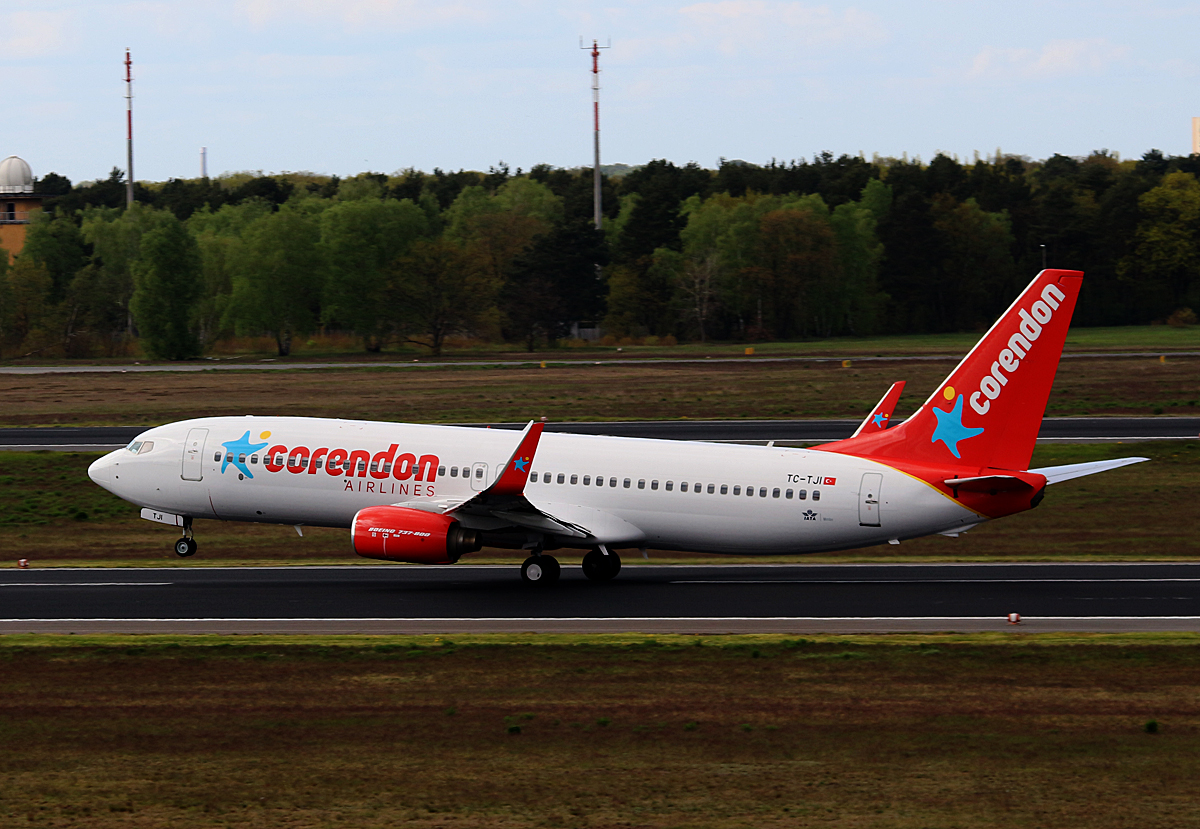 Corendon, Boeing B 737-853, TC-TFI, TXL, 04.05.2016