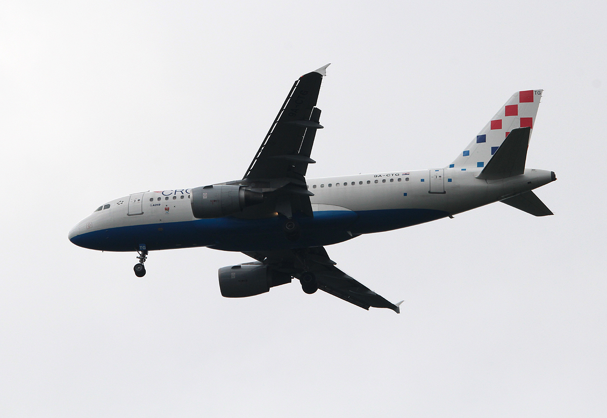 Croatia Airlines A 319-112 9A-CTG bei der Landung in Frankfurt am 09.06.2013