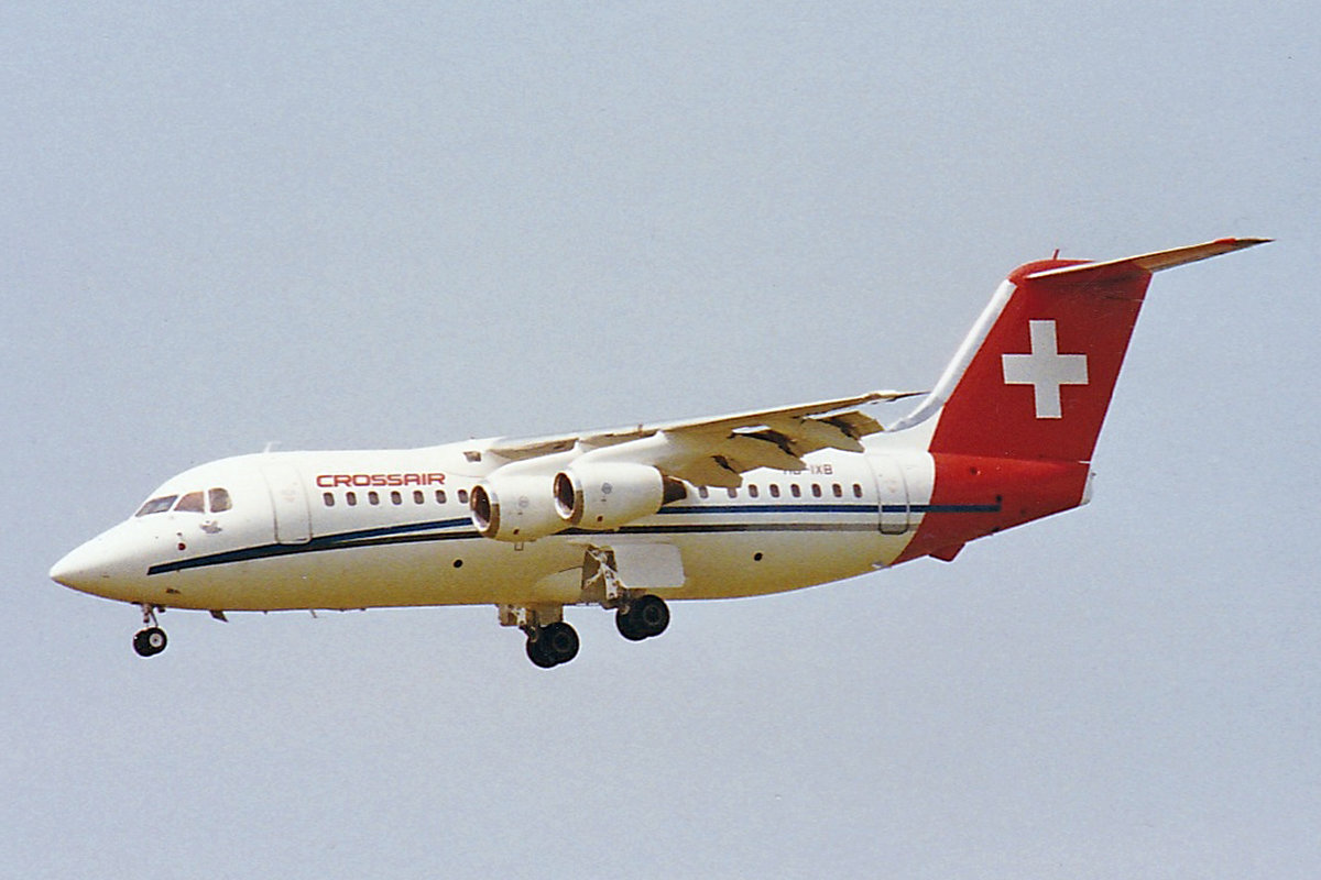 Crossair, HB-IXB, BAe 146-200, msn: E2036, Juni 1990, ZRH Zürich, Switzerland. Scan aus der Mottenkiste.