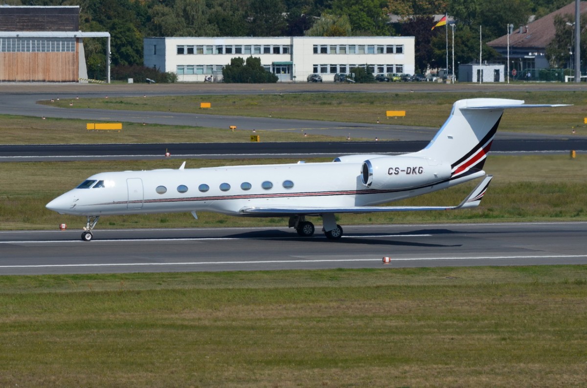 CS-DKG NetJets Europe Gulfstream Aerospace GV-SP Gulfstream G550   gelandet in Tegel am 04.09.2014