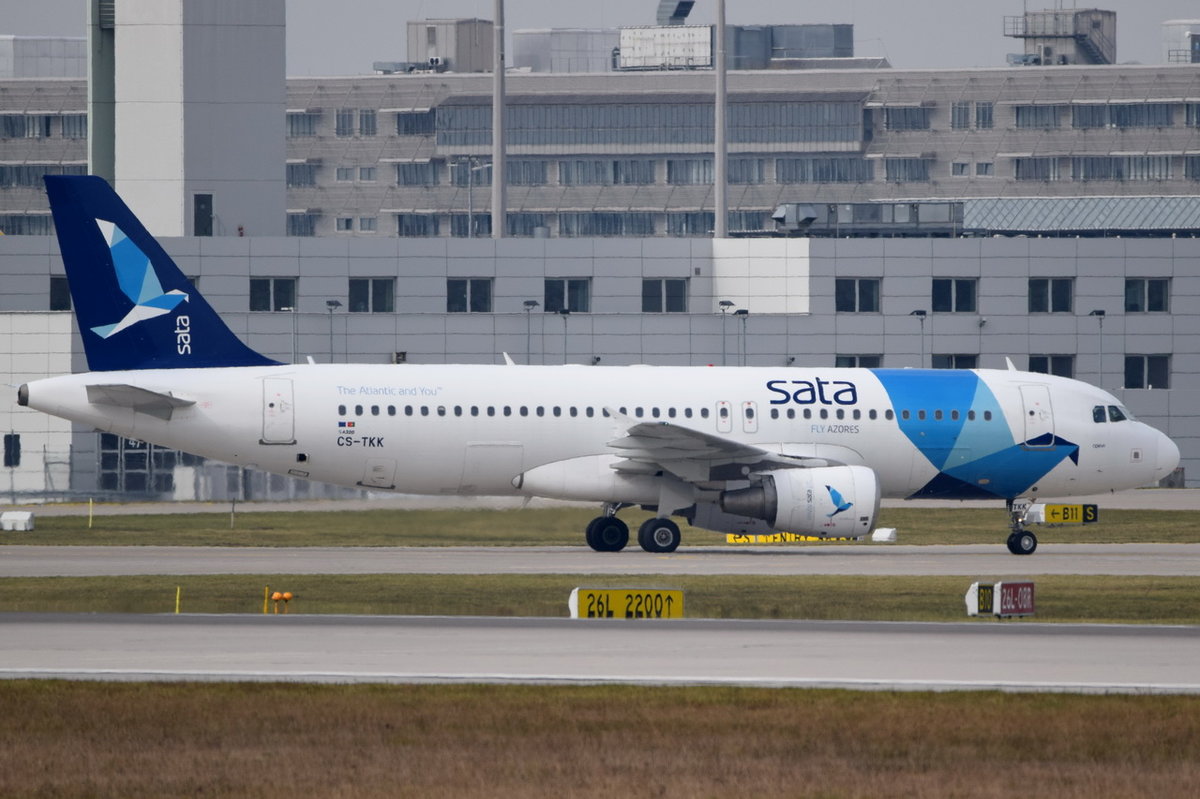CS-TKK SATA International Airbus A320-214  , MUC , 14.10.2016